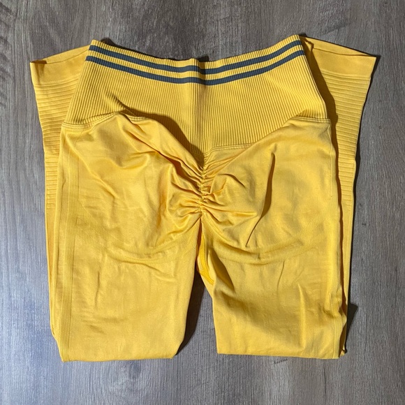 DoYouEven scrunch butt leggings - Picture 6 of 8